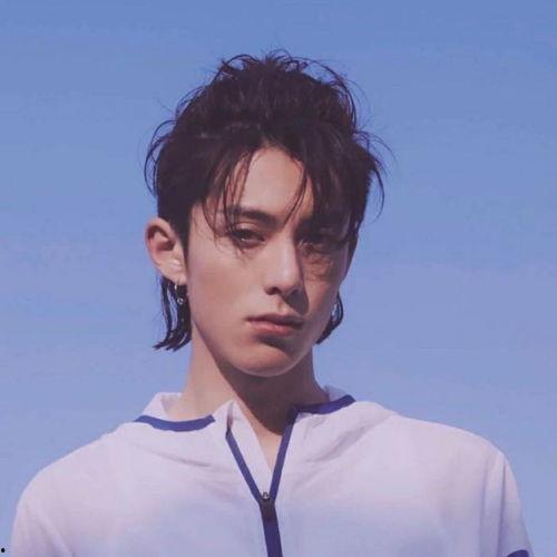 王鹤棣初中同学爆料视频,揭秘昔日校园趣事